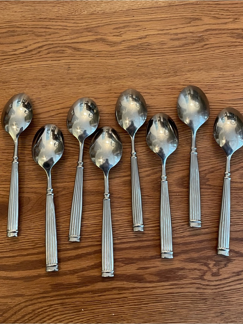 Hampton Silversmiths Avignon2 Stainless Flatware 8 Soup Spoons - Picture 4 of 4